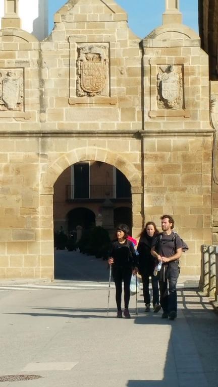 Pension Ostadar Los Arcos Esterno foto